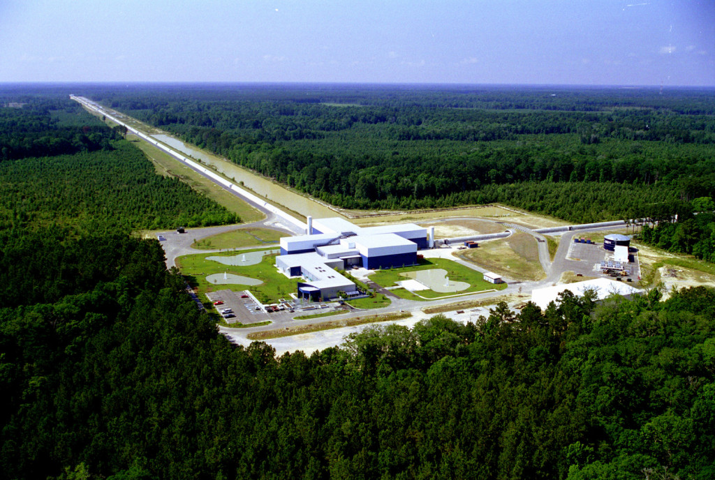 Das LIGO Observatorium nahe Livingston, Louisiana. Foto: Caltech/MIT/LIGO Lab <a href="https://www.ligo.caltech.edu/image/ligo20150731c">(link)</a>